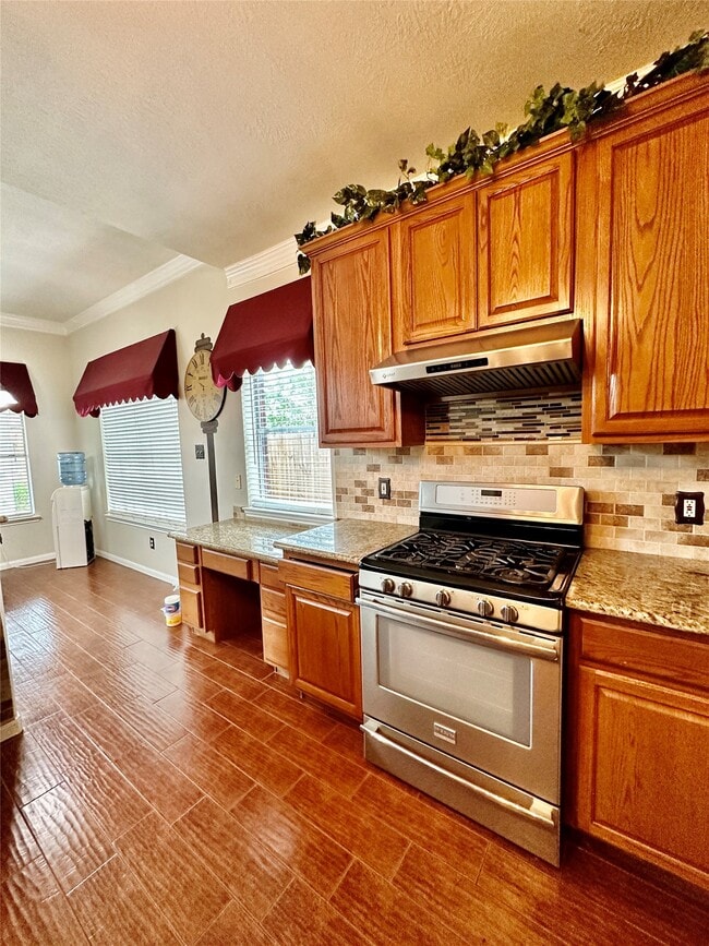 Building Photo - 16411 Redwicke Ln