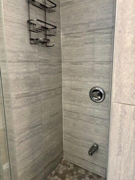 Building Photo - 6 Marwood Rd S