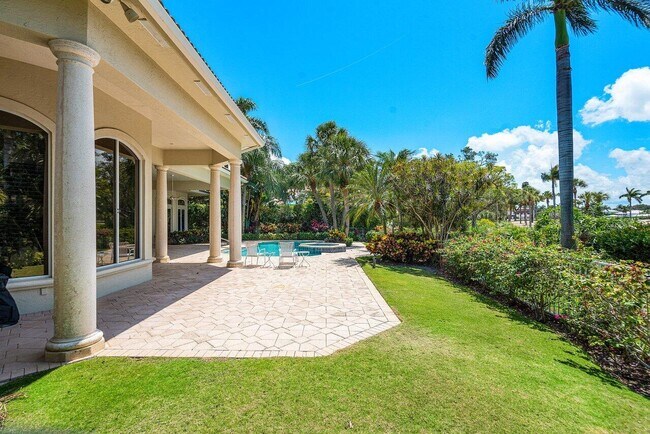 Building Photo - 1831 Sabal Palm Dr