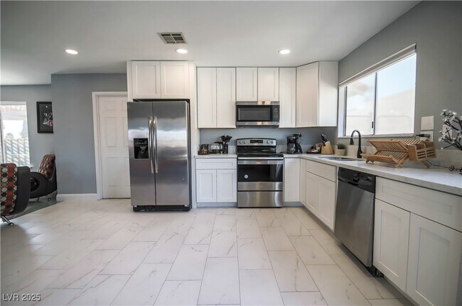 Building Photo - 5086 Cartaro Dr