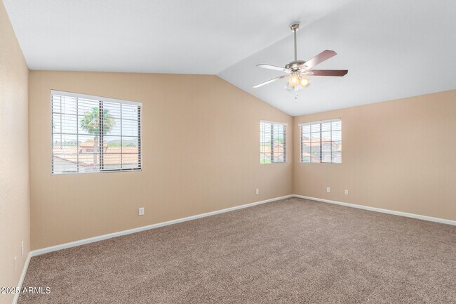 Building Photo - 6121 E Saddleback St