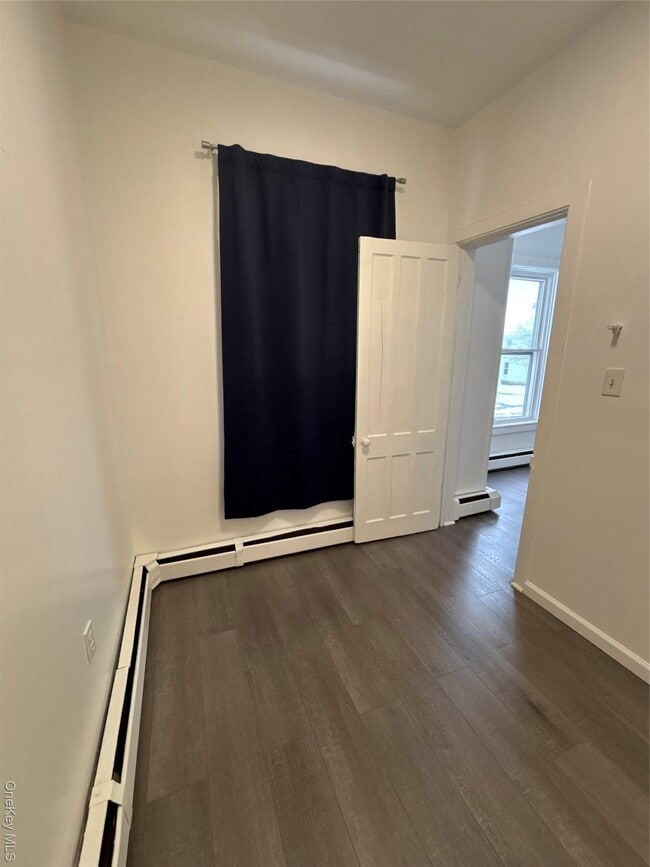 Building Photo - 135 5th Ave