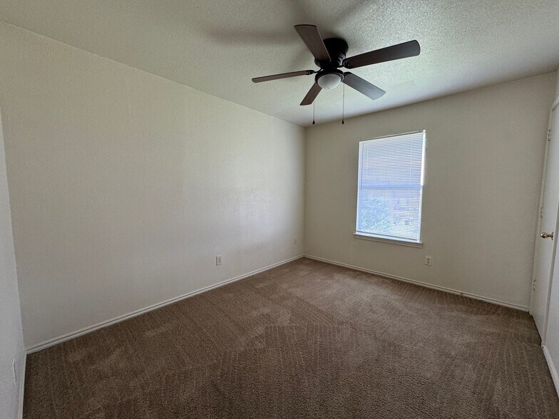 Building Photo - 1504 Windward Dr