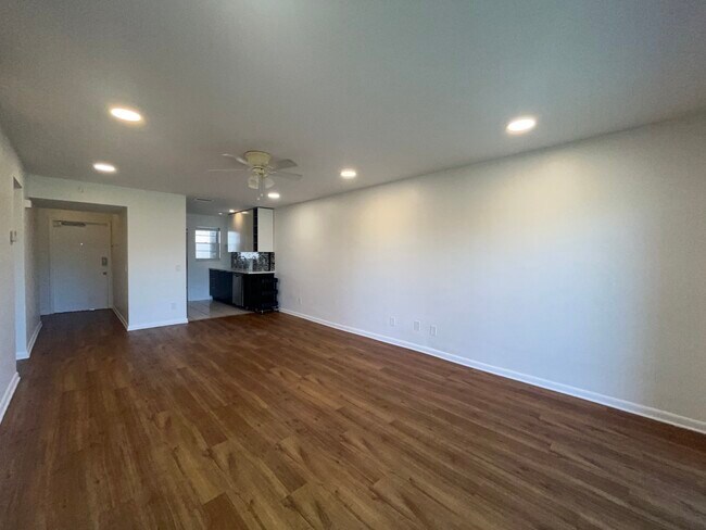 Building Photo - 2471 SW 82nd Ave