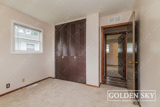 Building Photo - 3129 S Opechee Dr