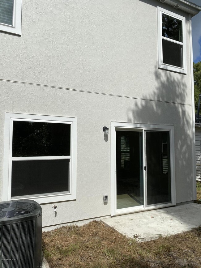 Building Photo - 2312 Wooddale St