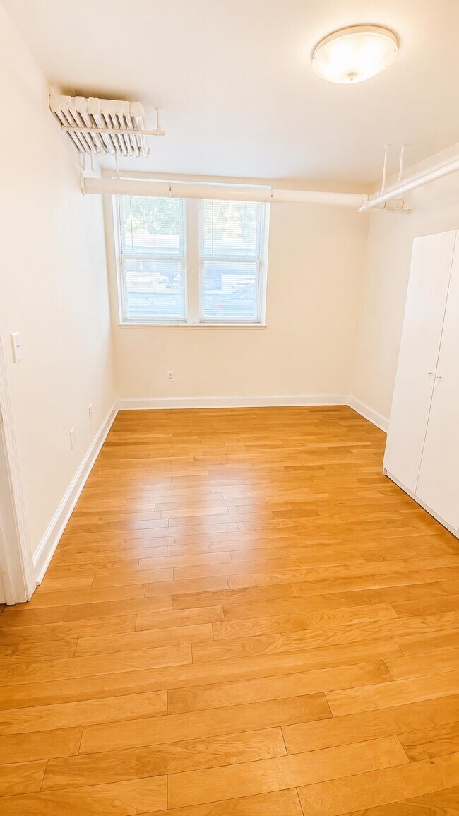 Building Photo - 149 Bentley Ave