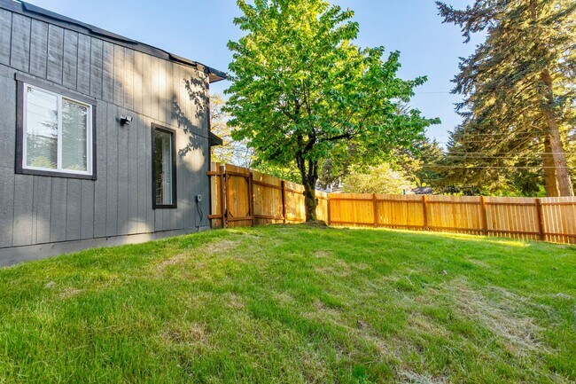 Building Photo - Waller Estates 4919-4929 Waller Road East