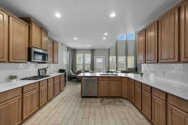 Building Photo - 1569 Sunrise Gables Dr