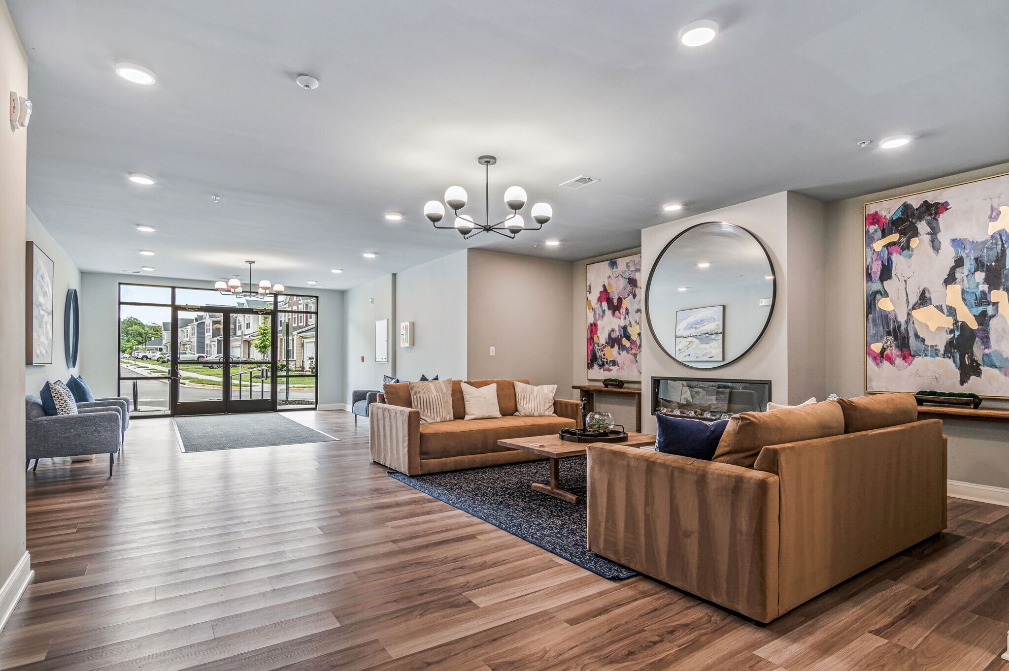 Stylish Lobby - 13950 Englefield Dr