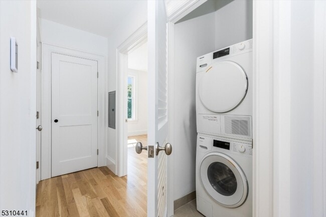 Building Photo - 63 Park St