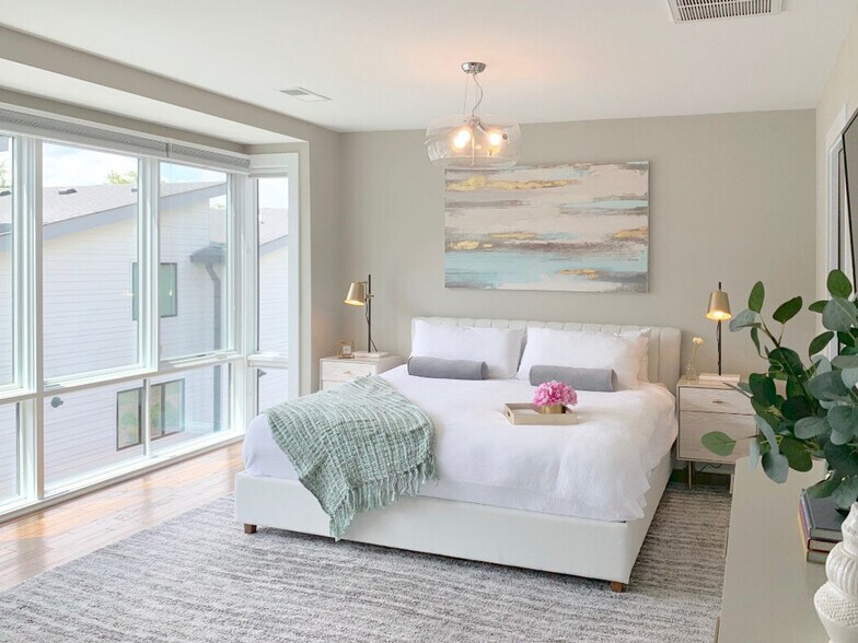 Building Photo - 2108 9th Ave N