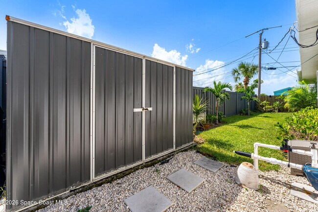 Building Photo - 440 Coconut Dr