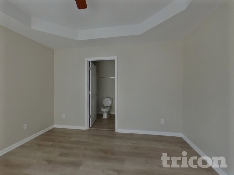 Building Photo - 1921 Sheffield Ln