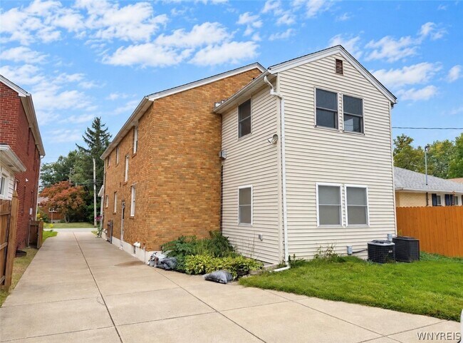 Building Photo - 114 Newell Ave