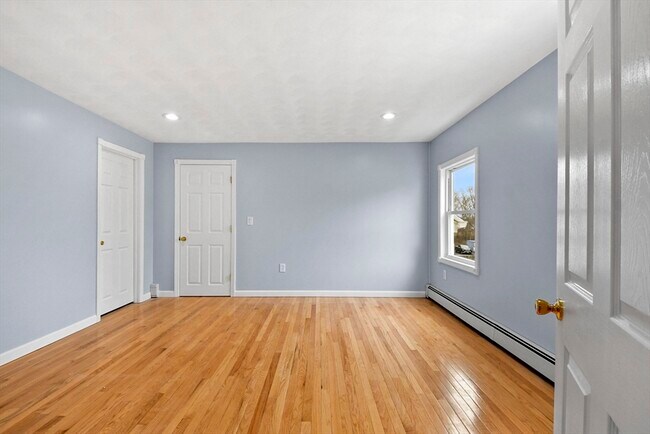 Building Photo - 515 Winthrop St