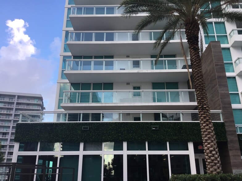 Balcony 1 - 1080 Brickell Ave