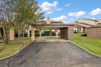 Building Photo - 27 Park Crest Pl