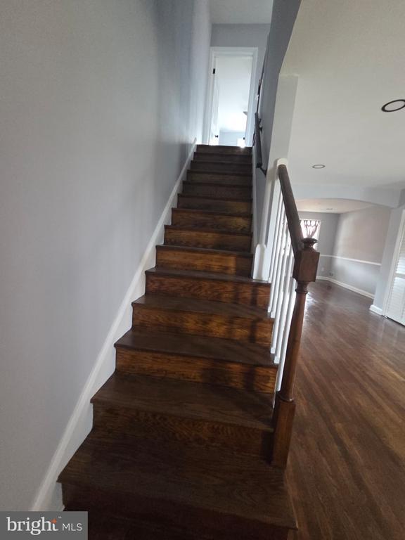 Building Photo - 7545 Ives Ln