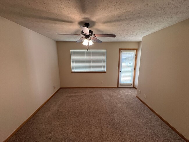 Building Photo - Townhome in Southeast Lincoln