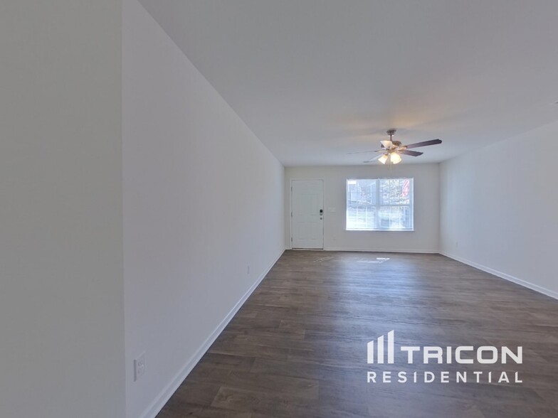 Building Photo - 314 Kingsford Dr