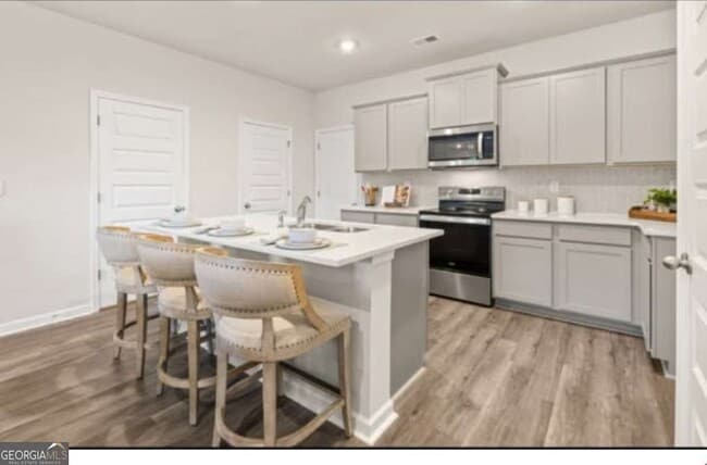 Building Photo - 6741 Leigh St