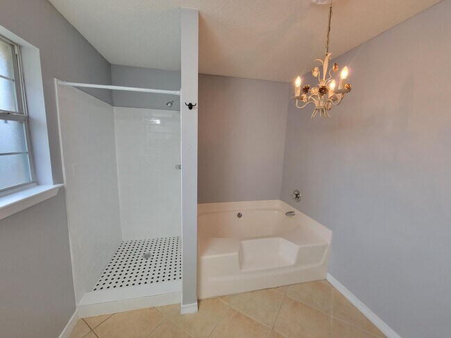 Building Photo - 9780 Parker Lake Cir