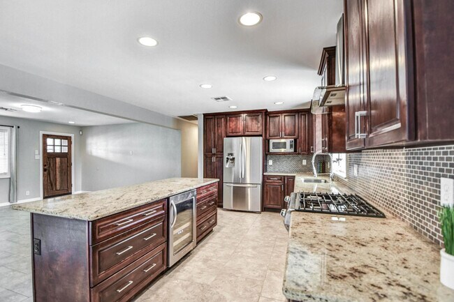 Building Photo - 21 E McKinley St