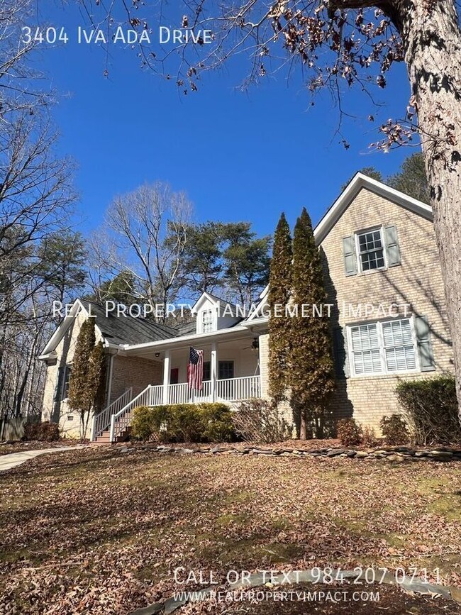 Building Photo - Spacious 3 Bedroom 3 Bath Wooded Oasis in ...