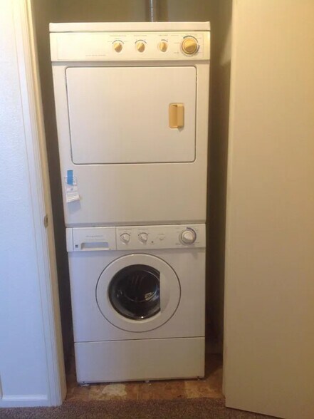 Laundry Closet - 1837 S 11th St