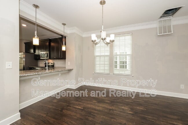 Building Photo - 345 Kara Ln