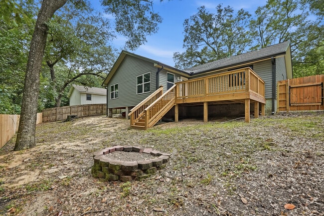 Building Photo - 124 Beverly Dr