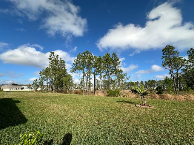 Building Photo - 3/2/2 Home Close to I-4