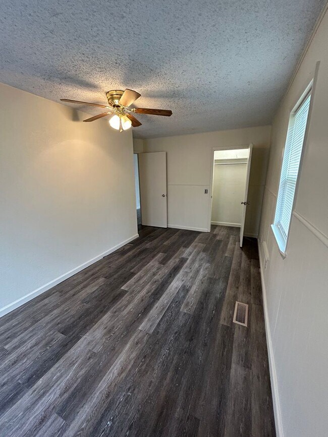 Building Photo - 1551 AR-247