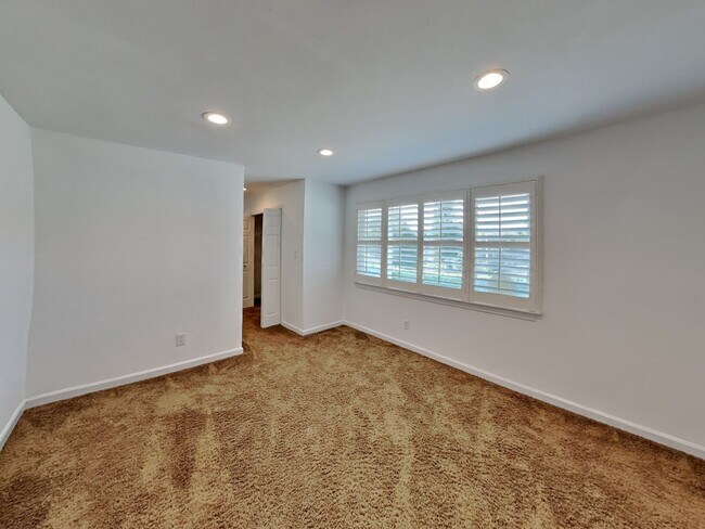 Building Photo - Fantastic 4/2 Home in El Sobrante