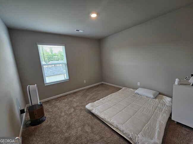 Building Photo - 52 White Spruce Wy