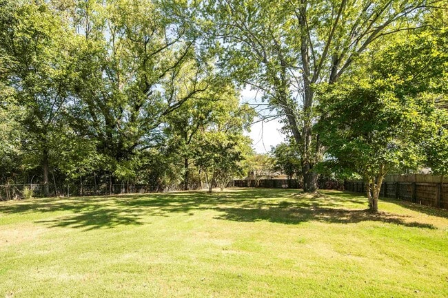 Building Photo - 641 Fletcher Rd