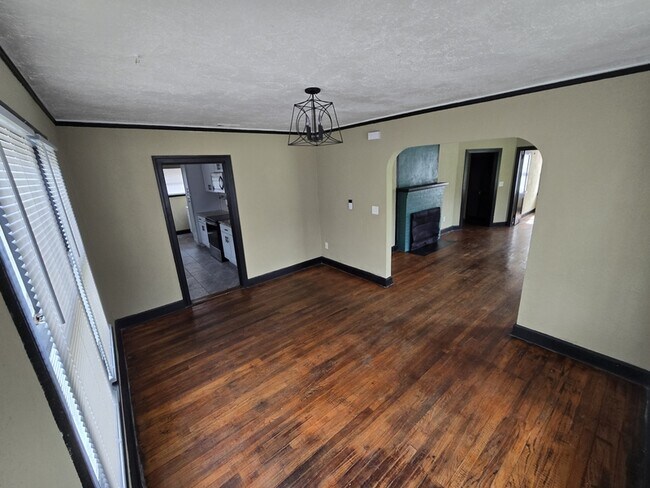 Building Photo - 41 Tallulah Ave