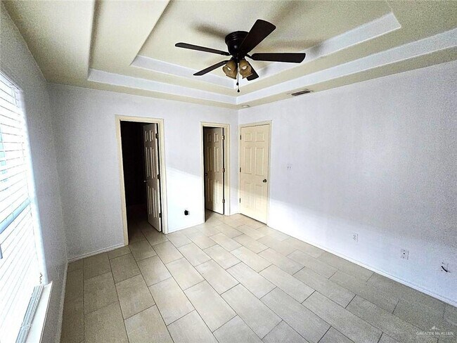 Building Photo - 17 West Dr