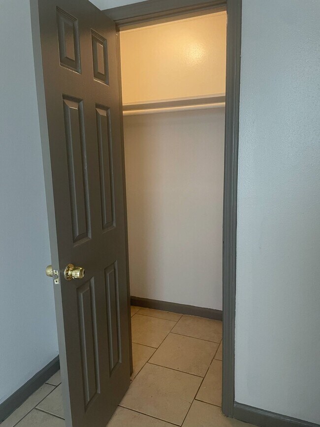 Building Photo - 3028 Avenue M Ave