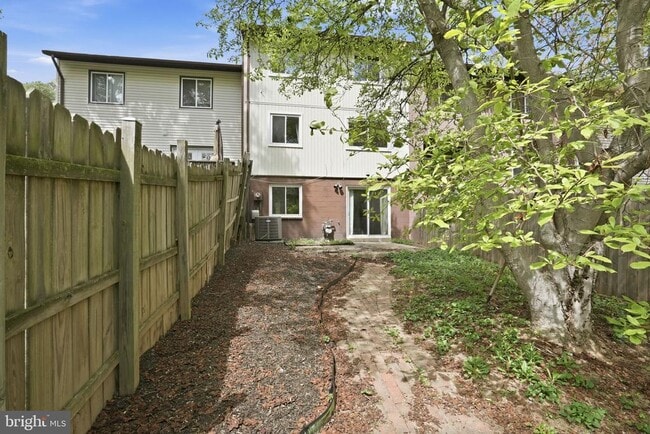 Building Photo - 2916 Cantania Pl