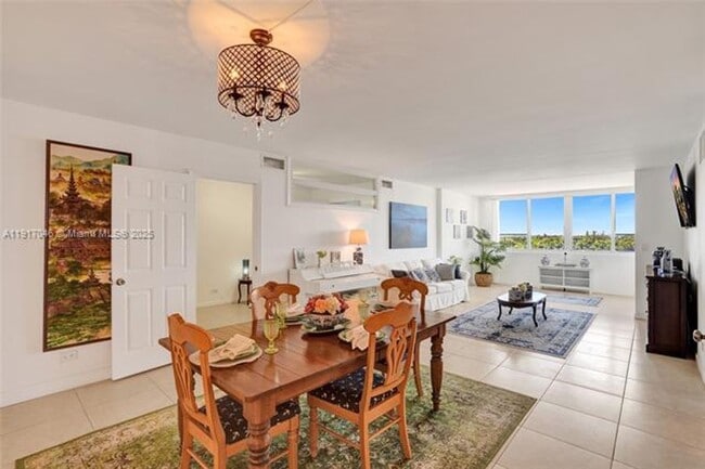 Building Photo - 5005 Collins Ave