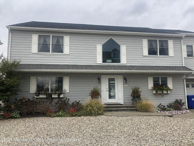 Building Photo - 304 Cutter Ln