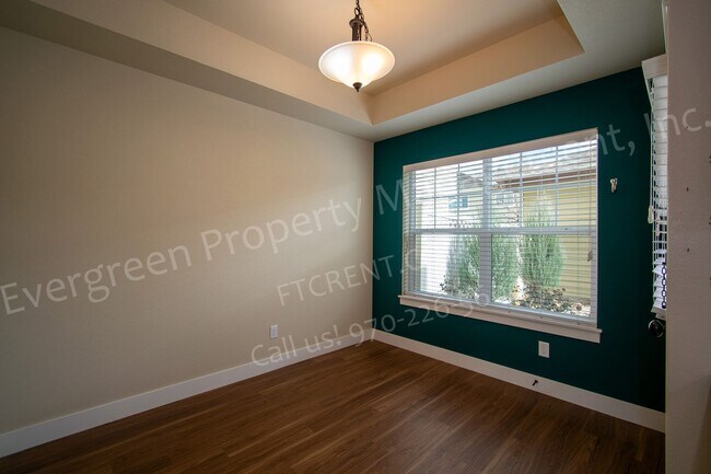 Building Photo - 5020 Cinquefoil Ln