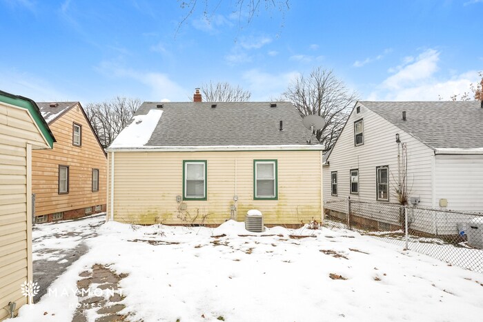 Building Photo - 15507 Cloverside Ave