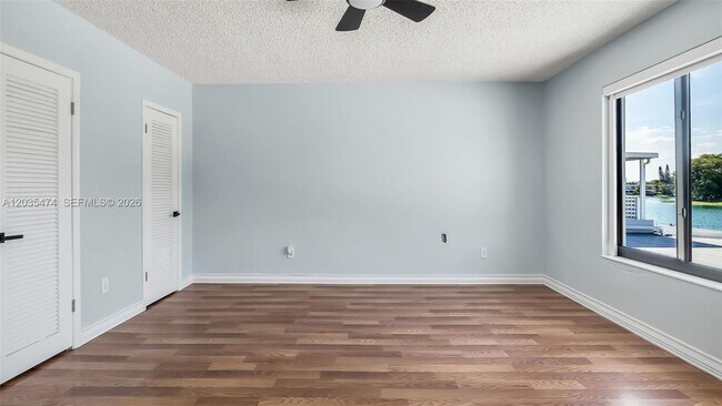 Building Photo - 1647 W 72nd St