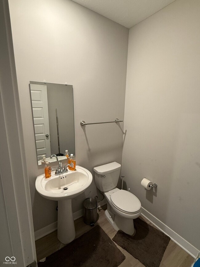 Building Photo - 8754 Laurelton Pl