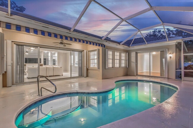 Building Photo - 121 Savona Dr