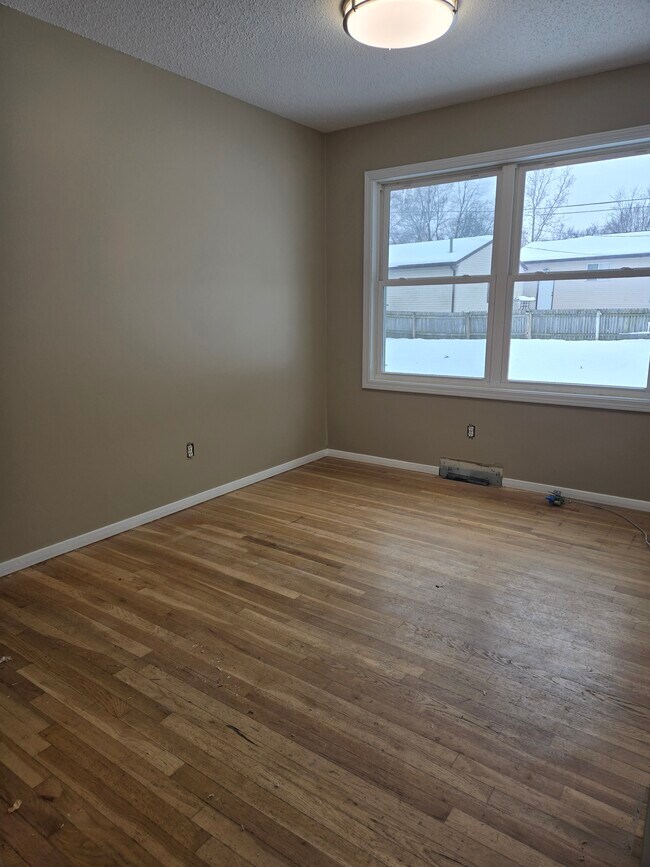 Building Photo - 2125 Hollywood Blvd