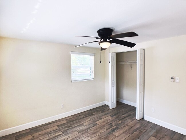 Building Photo - Margaret's Manor - 2 Bedroom, 1 Bathroom in Sorority Row